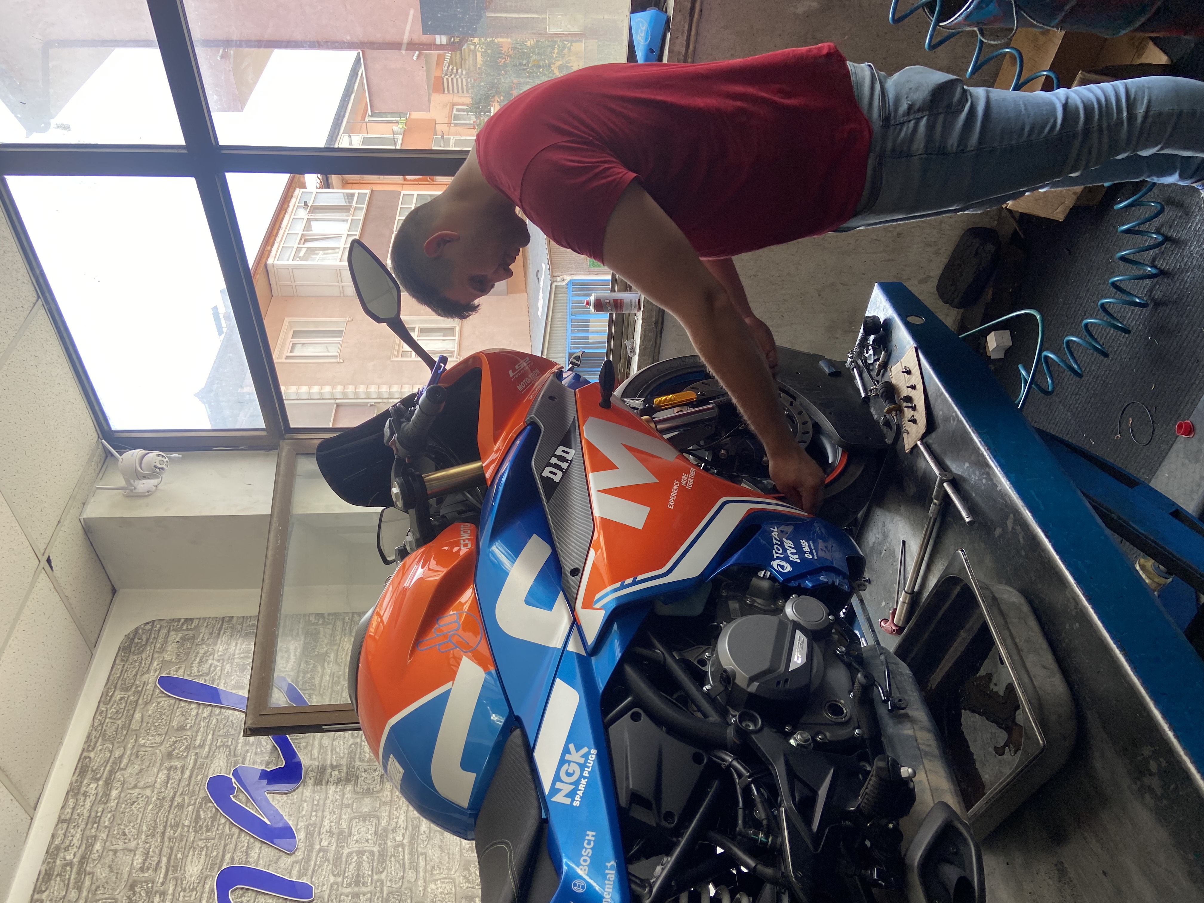 Motosiklet servis atölyesi çalışma - Sakarya motor servisi